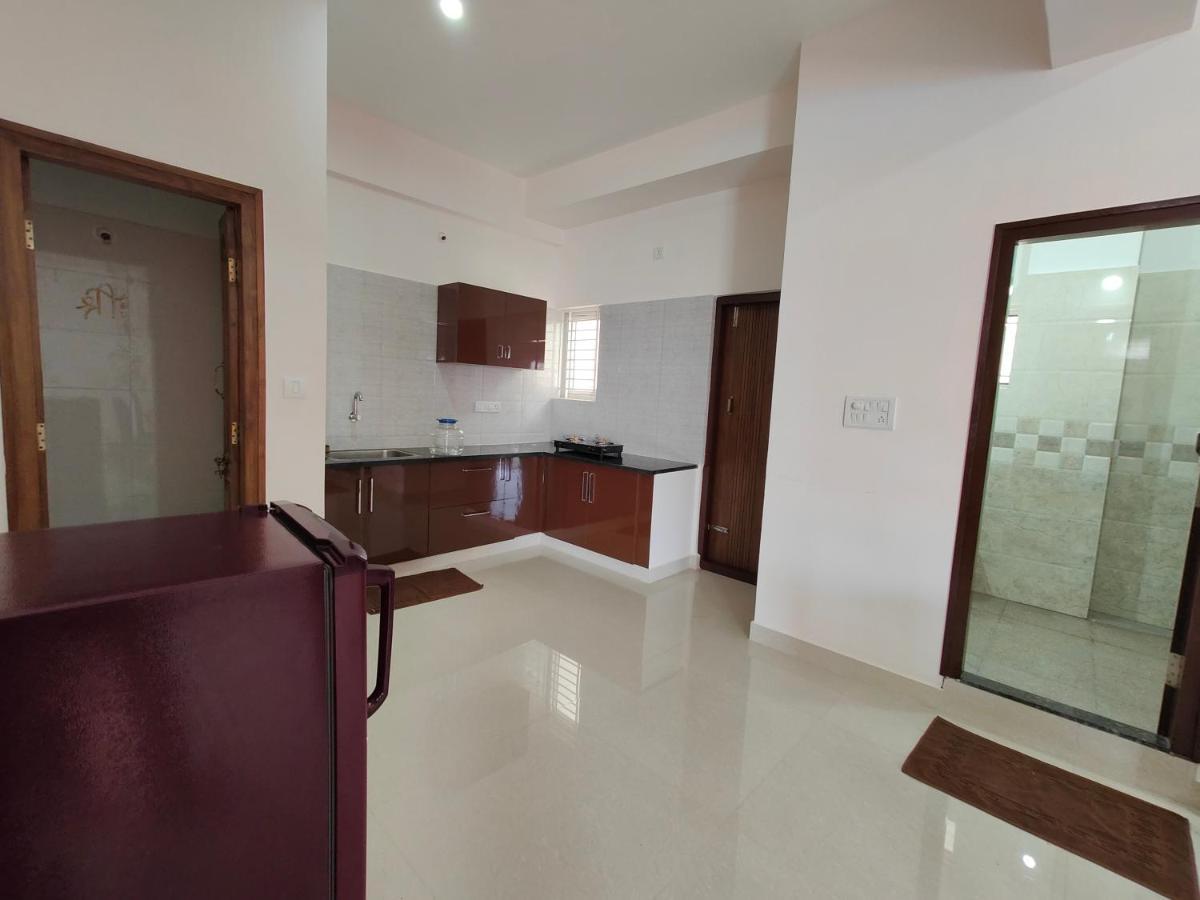 Meer Stay - Premium Service Apartments Vanivilasa Puram Esterno foto