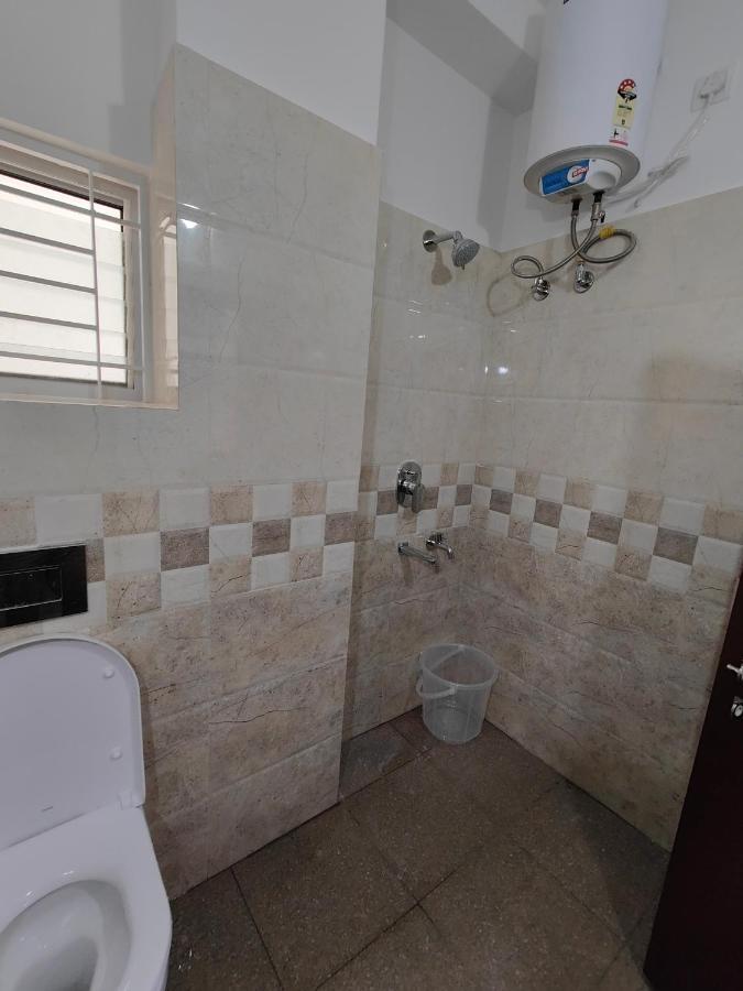 Meer Stay - Premium Service Apartments Vanivilasa Puram Esterno foto
