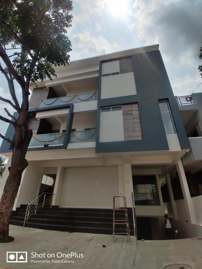 Meer Stay - Premium Service Apartments Vanivilasa Puram Esterno foto